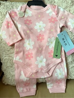 monica + andy Pink Floral Organic Baby Matching Set